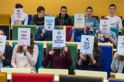 Gemeente Utrecht en Oss roepen andere burgemeesters op de Global Goals campagne te steunen