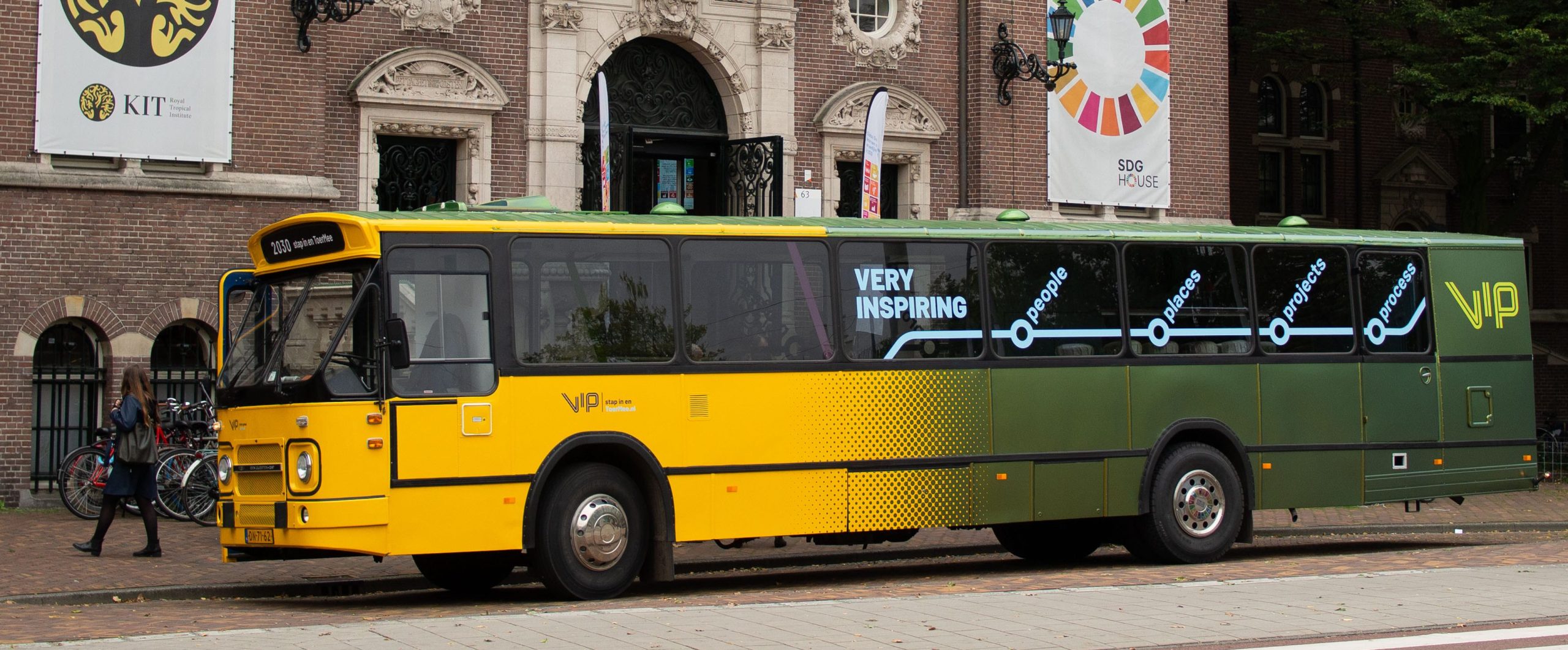 ToerMee-bus brengt Duurzame Ontwikkelingsdoelen naar Leeuwarden