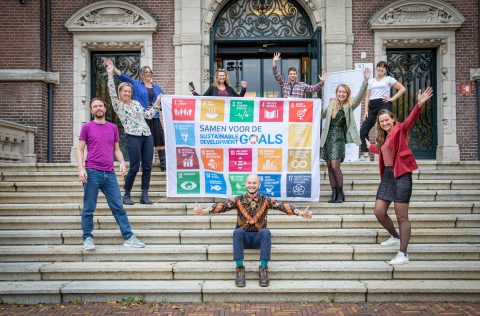Organisaties hijsen bijna 1.000 vlaggen voor Sustainable Development Goals