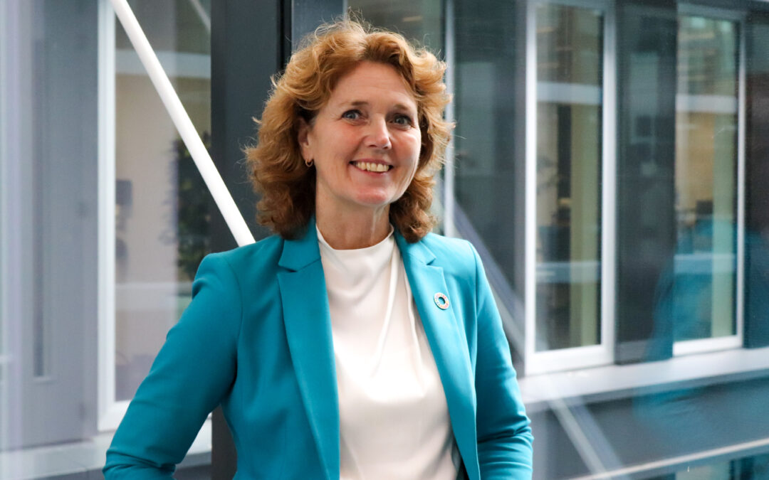 Karin draagt SDG-stokje over: ‘verantwoorde consumptie en productie zijn economische noodzaak’